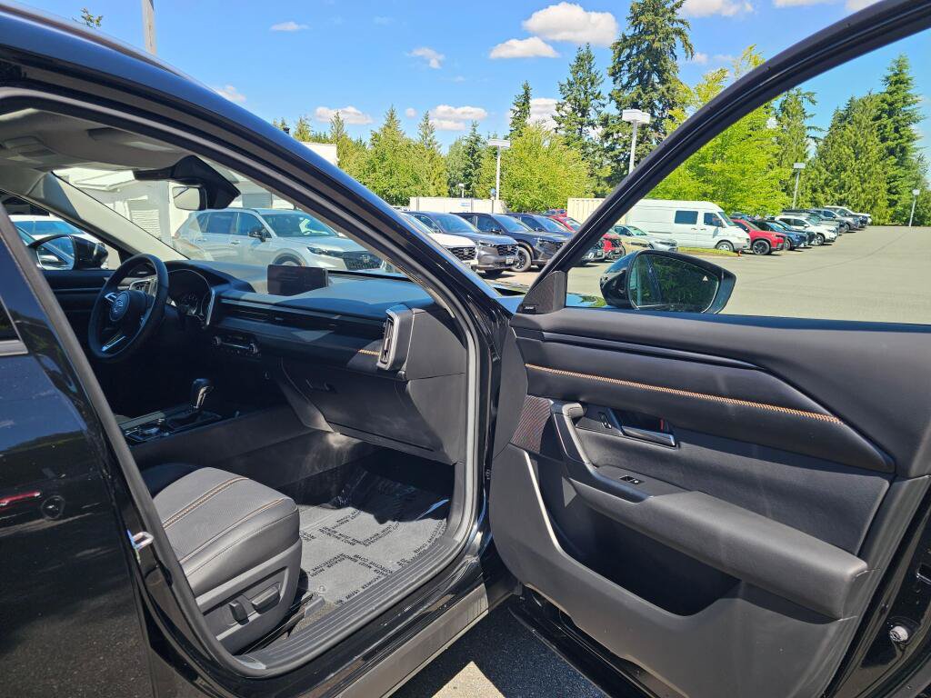 Used 2025 MAZDA CX-50 AWD 2.5 Turbo w/ Cargo Package image 11