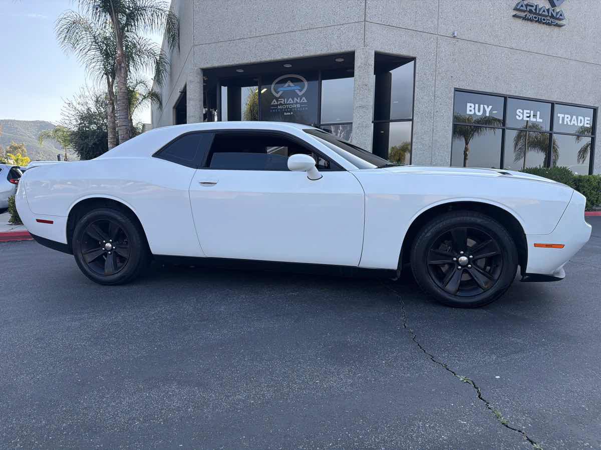 Used 2018 Dodge Challenger SXT RWD image 10
