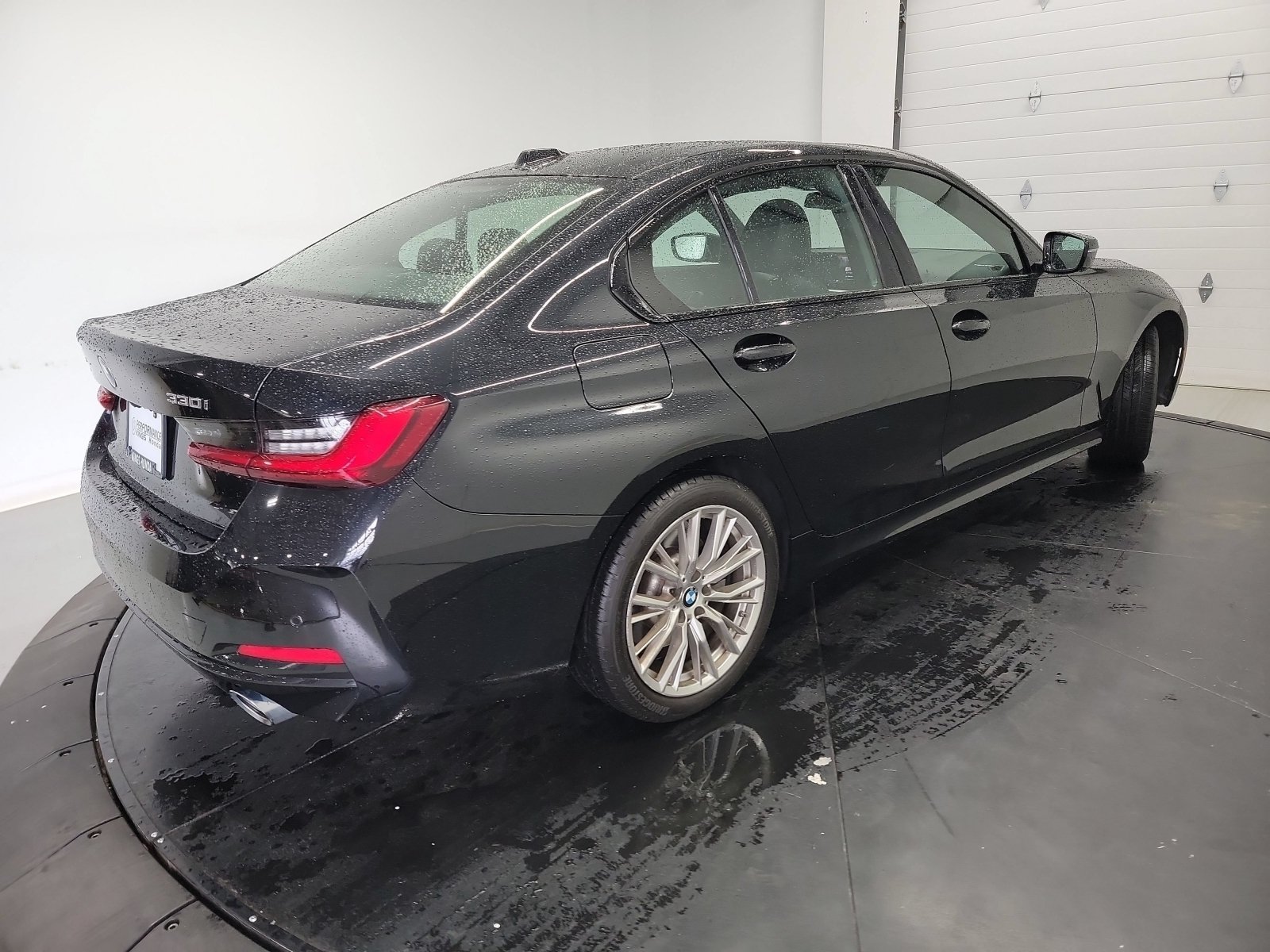 Used 2023 BMW 330i xDrive Sedan w/ Premium Package AWD/4WD image 9