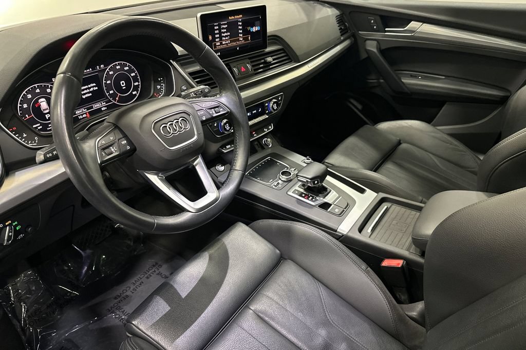 Used 2020 Audi Q5 2.0T Titanium Premium Plus w/ Premium Plus Package AWD/4WD image 10