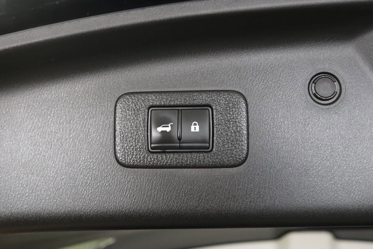 Used 2024 Nissan Armada Platinum w/ Captain's Chairs Package image 34