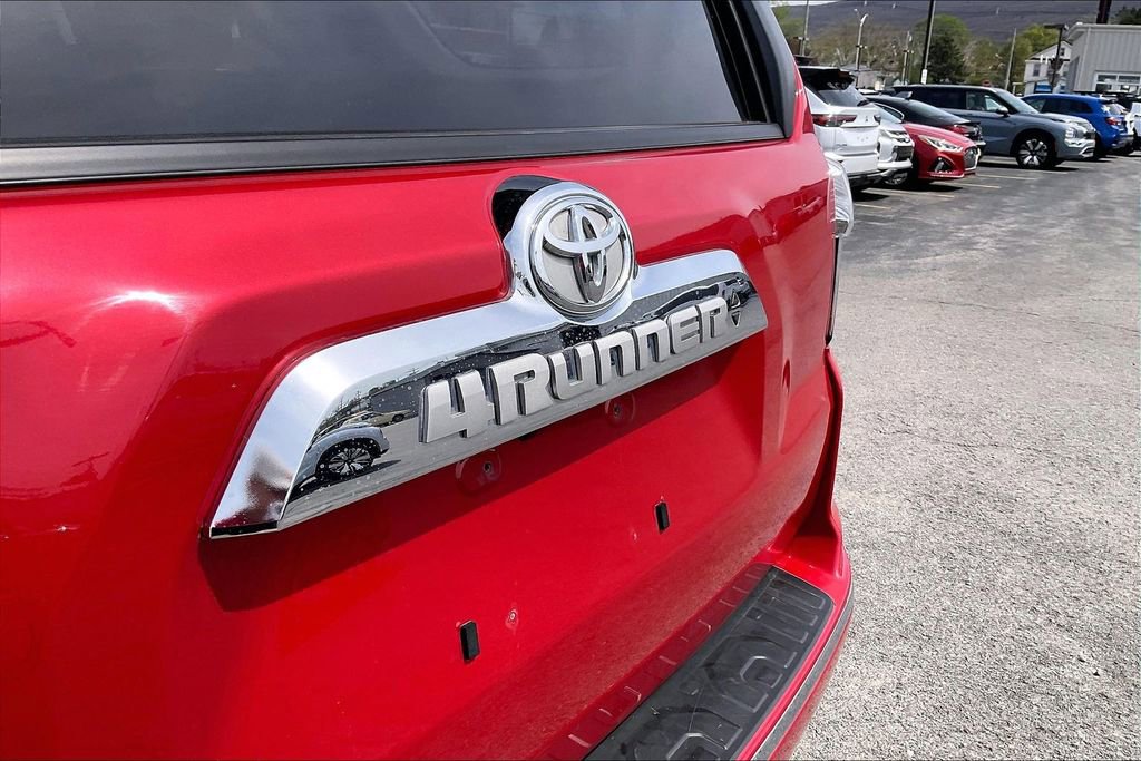 Used 2021 Toyota 4Runner Limited image 8