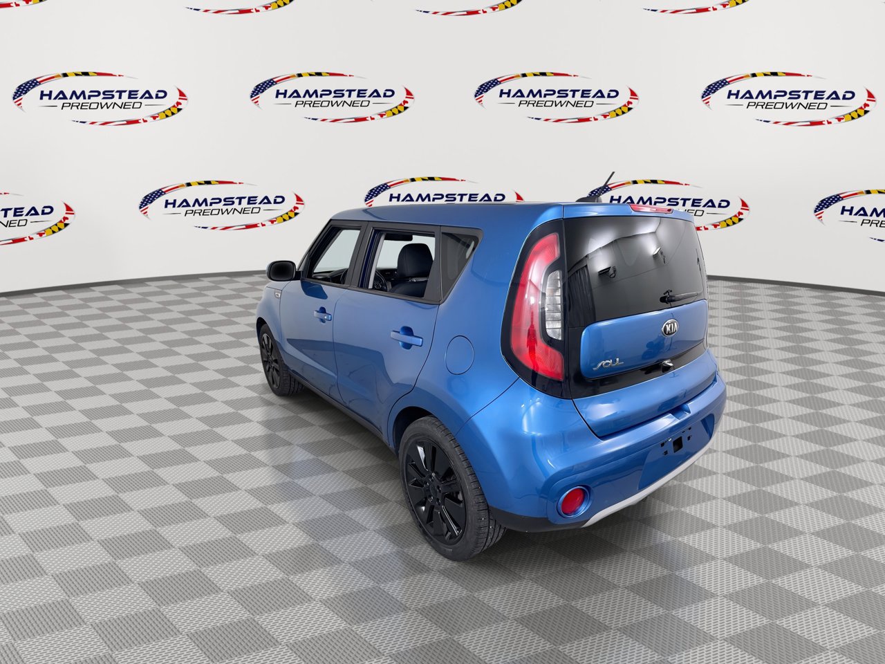 Used 2019 Kia Soul + FWD image 6