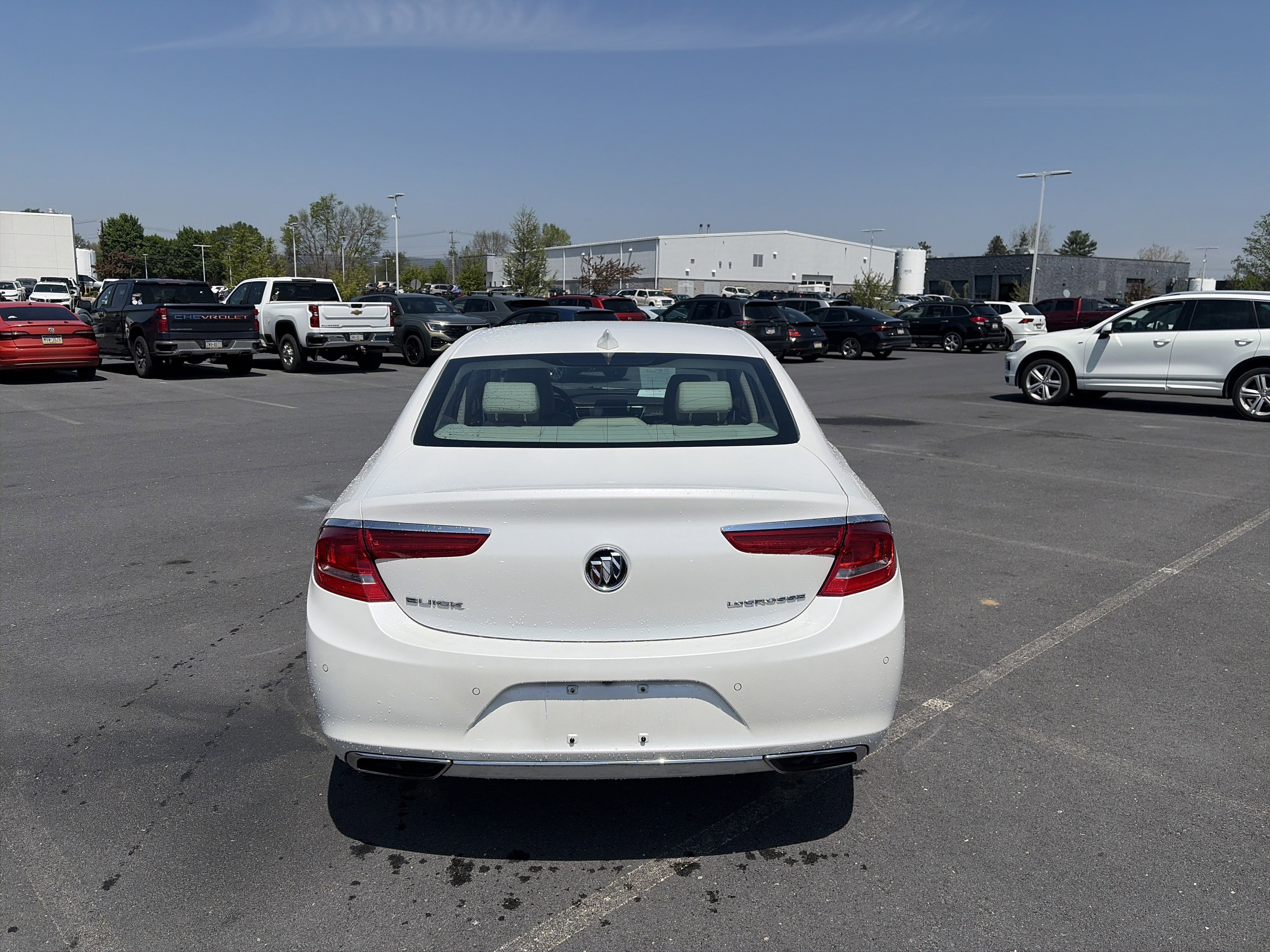 Used 2017 Buick LaCrosse Premium image 2
