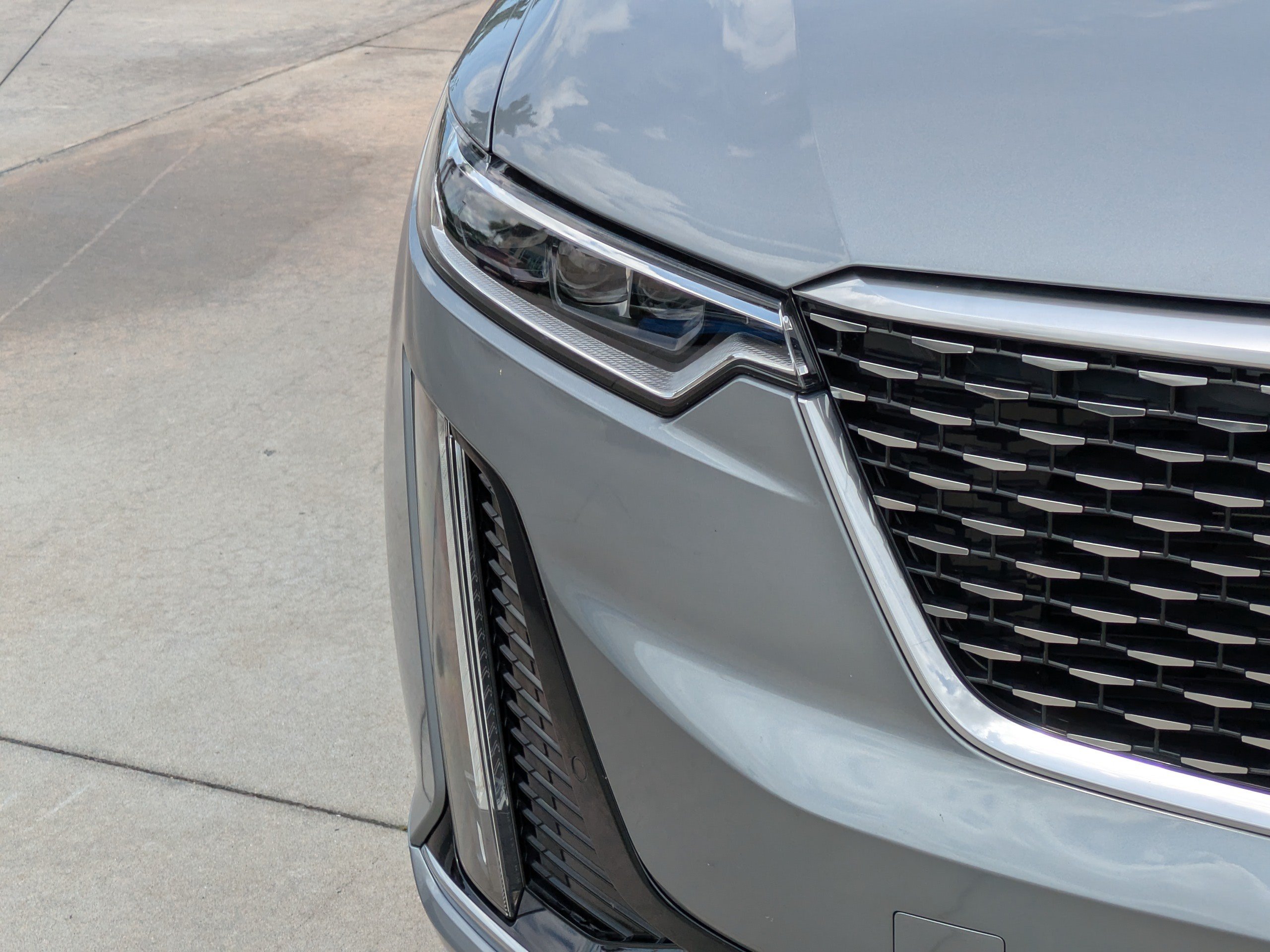 Used 2023 Cadillac XT6 Premium Luxury w/ Technology Package FWD image 7