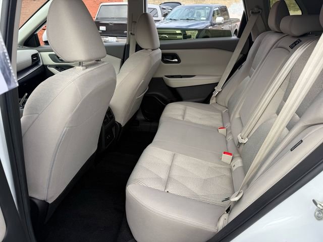 Used 2024 Nissan Rogue SV image 27