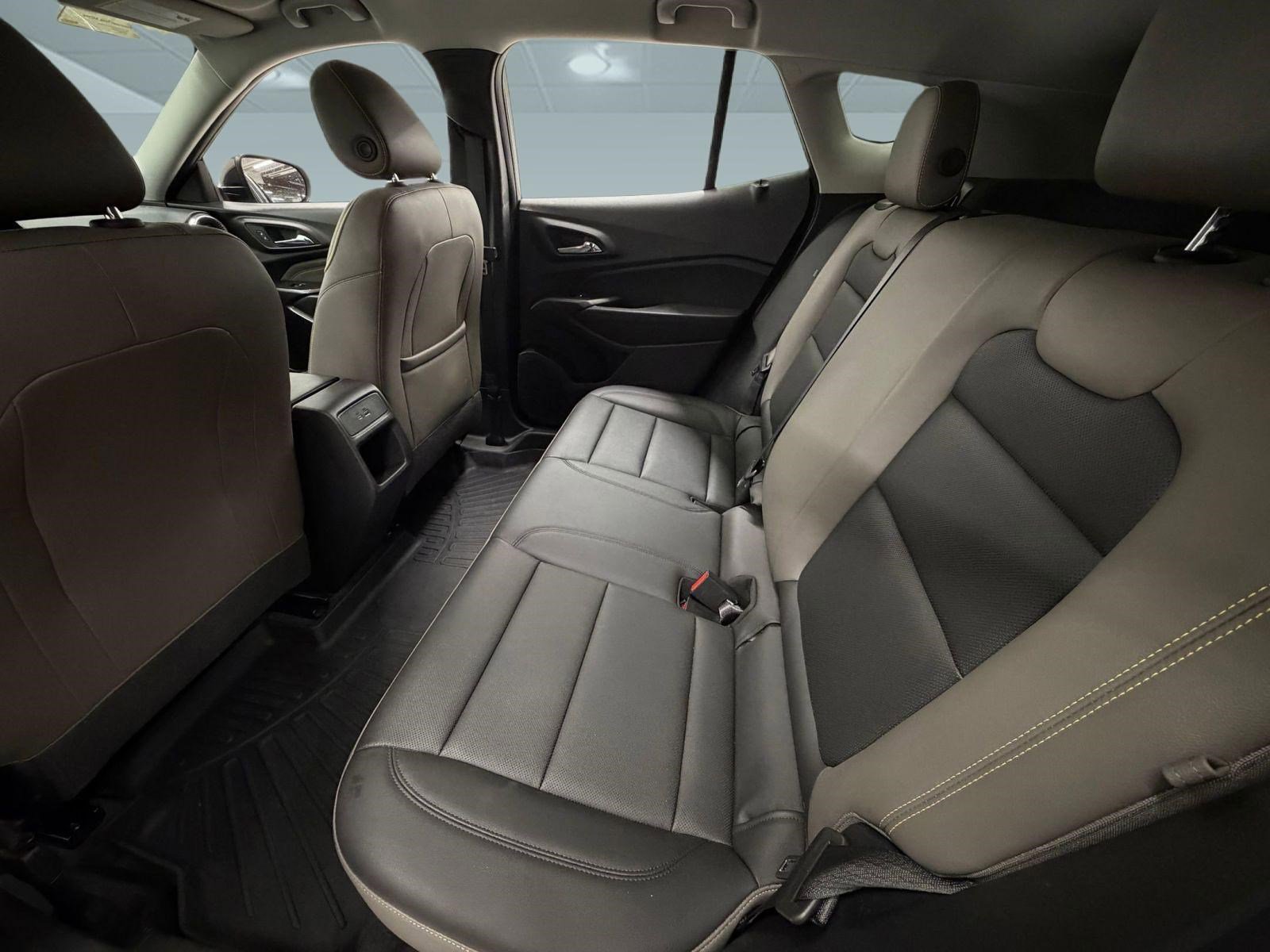 Used 2025 Chevrolet Trax ACTIV w/ Driver Confidence Package image 20