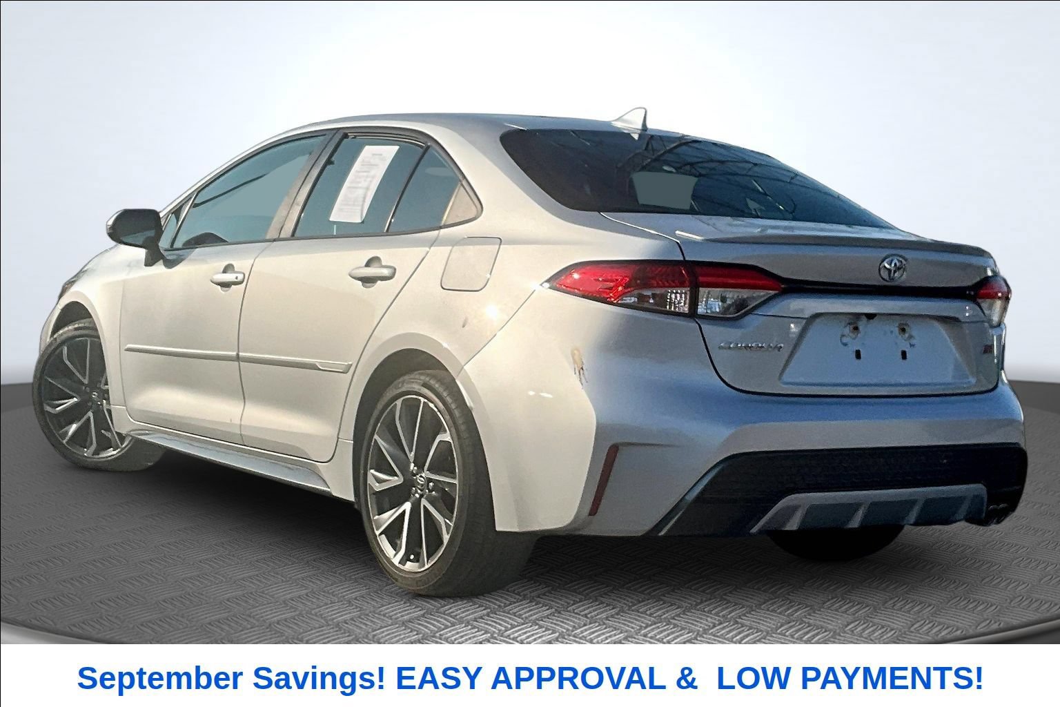 Used 2021 Toyota Corolla SE w/ SE Premium Package FWD image 3