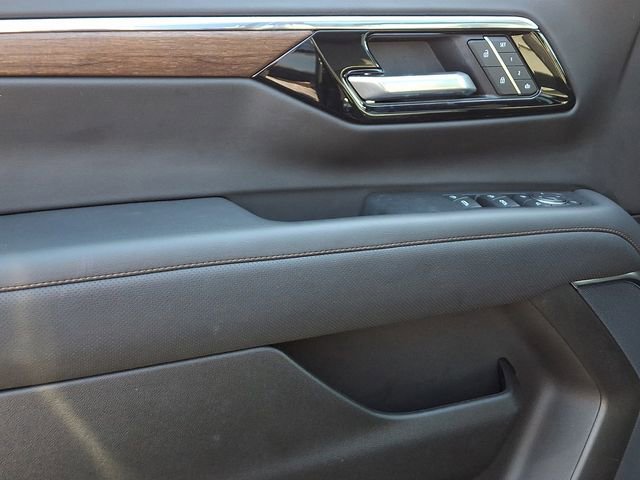 Used 2025 Chevrolet Suburban High Country w/ Sun And Tow Package image 16