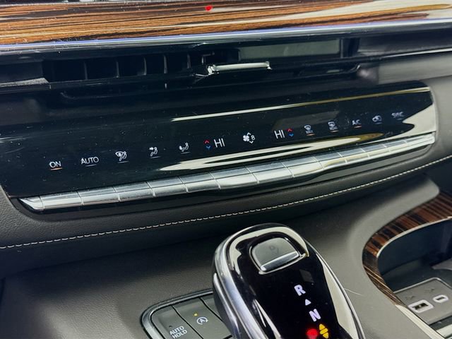 Used 2022 Cadillac Escalade ESV Premium Luxury image 19