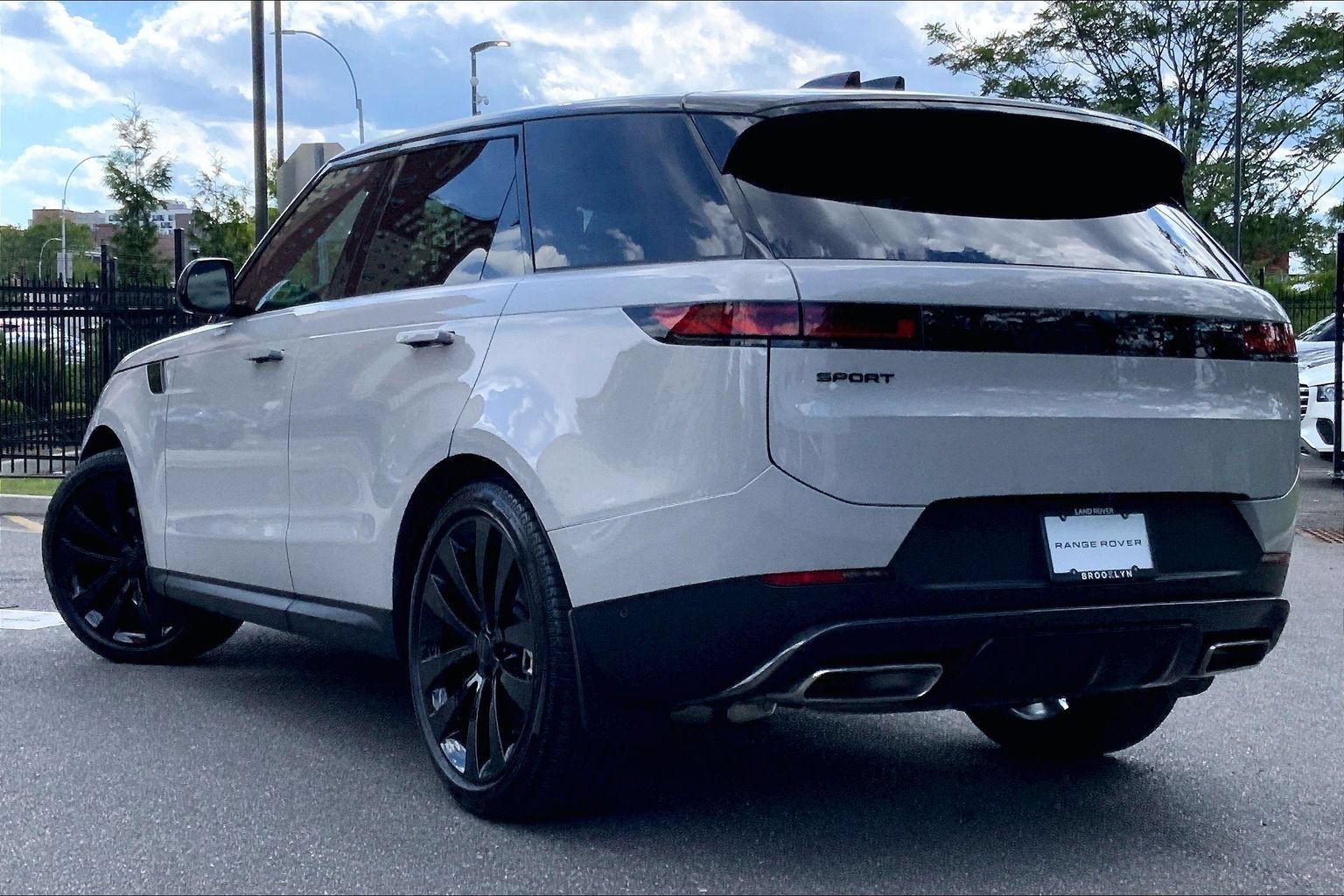 Certified 2026 Land Rover Range Rover Sport SE AWD/4WD image 11