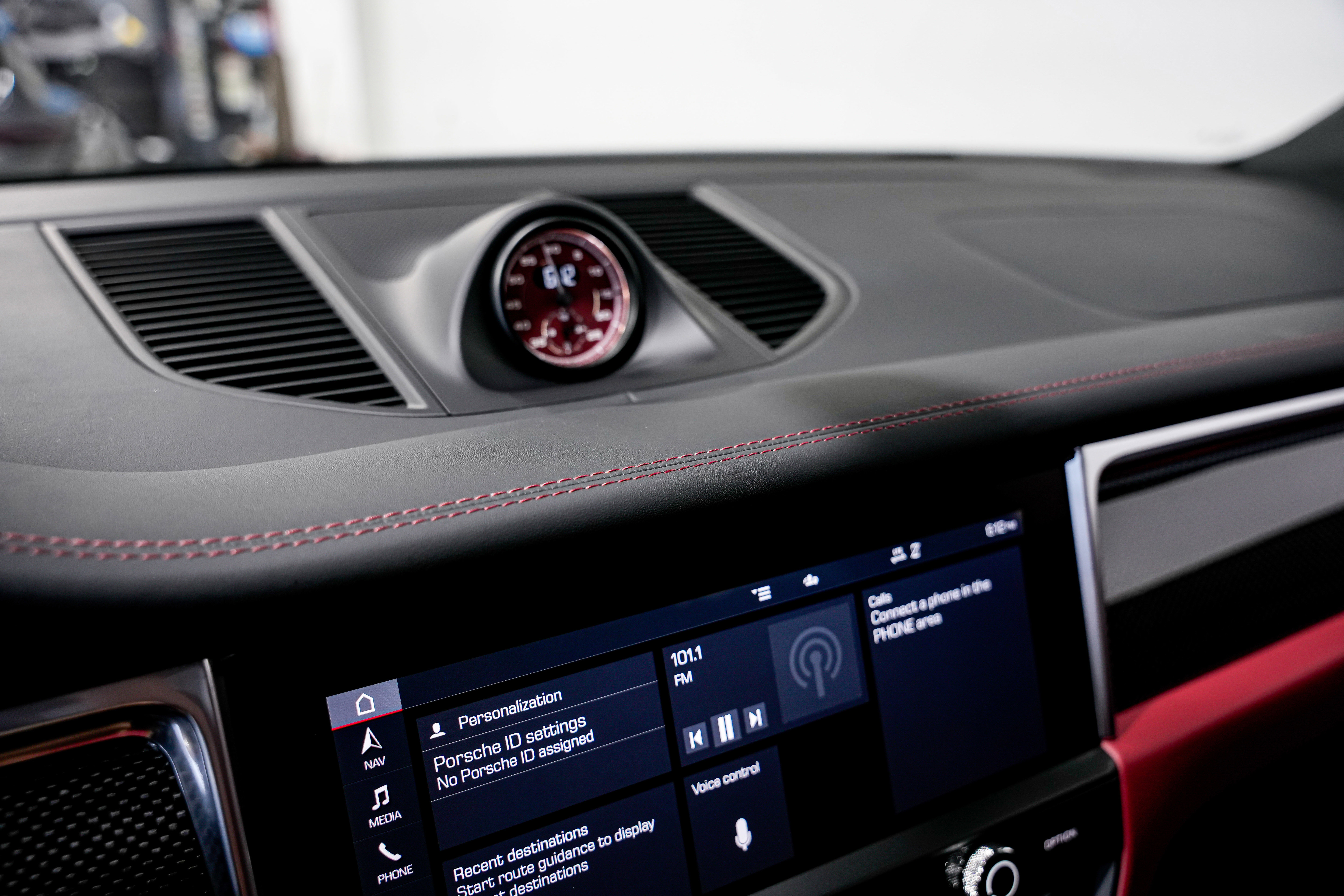 Used 2022 Porsche Macan GTS w/ Sport Chrono Package image 13
