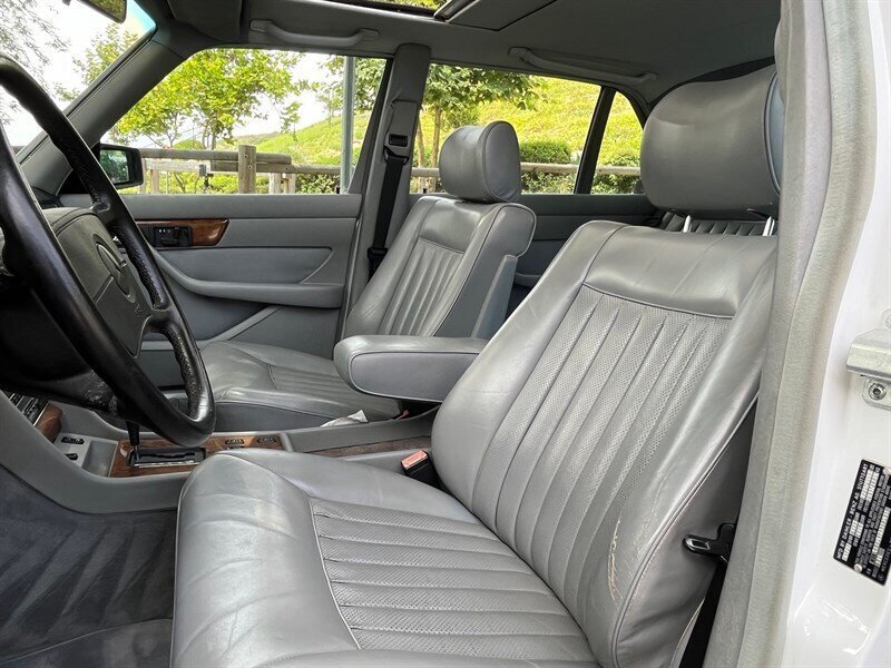 Used 1987 Mercedes-Benz 560 SEL image 22