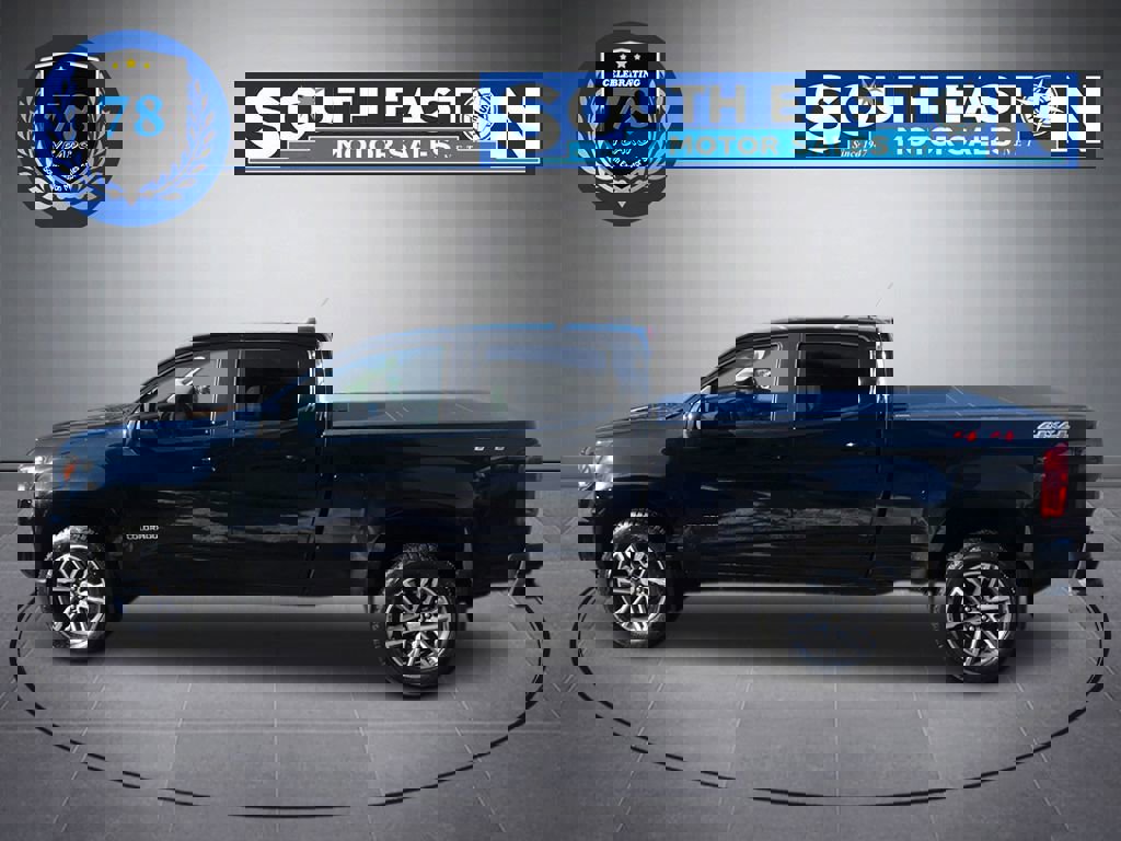 Used 2020 Chevrolet Colorado W/T w/ Custom Special Edition image 9