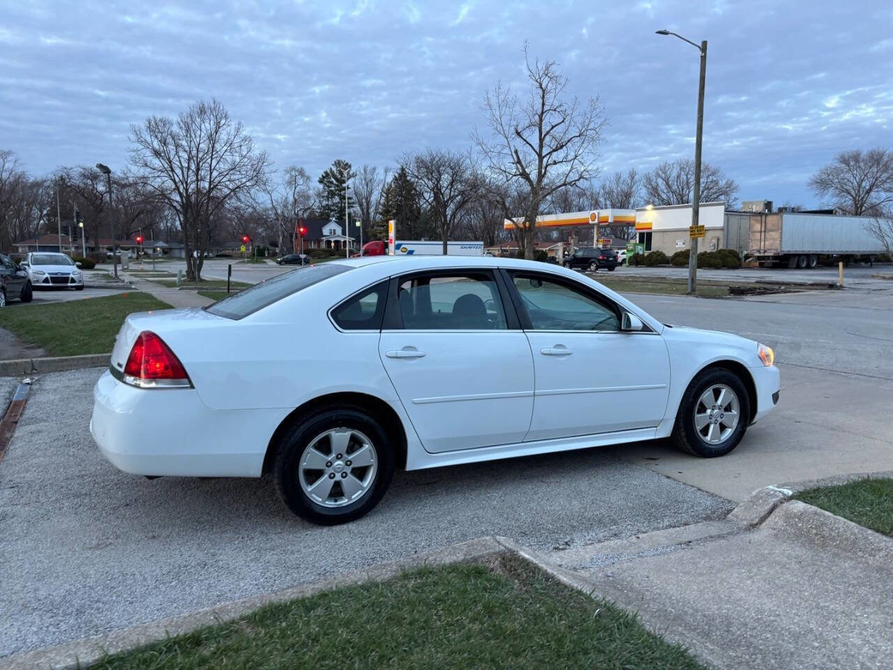 Used 2011 Chevrolet Impala LT image 9