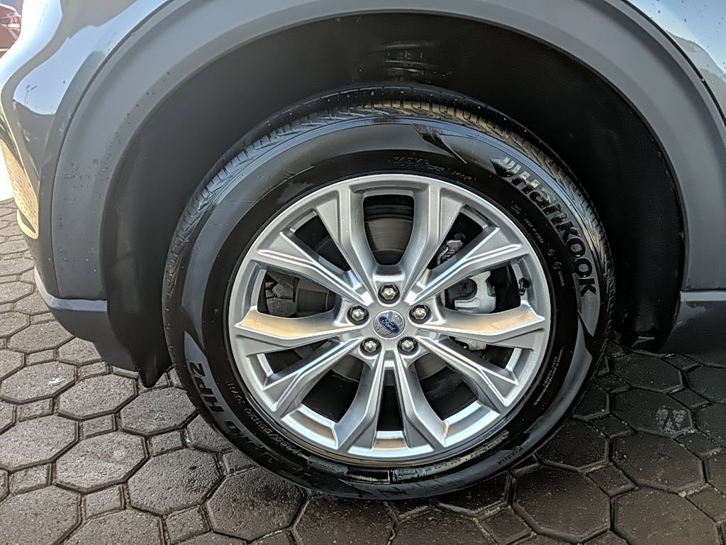 Used 2020 Ford Explorer XLT w/ Equipment Group 202A image 12