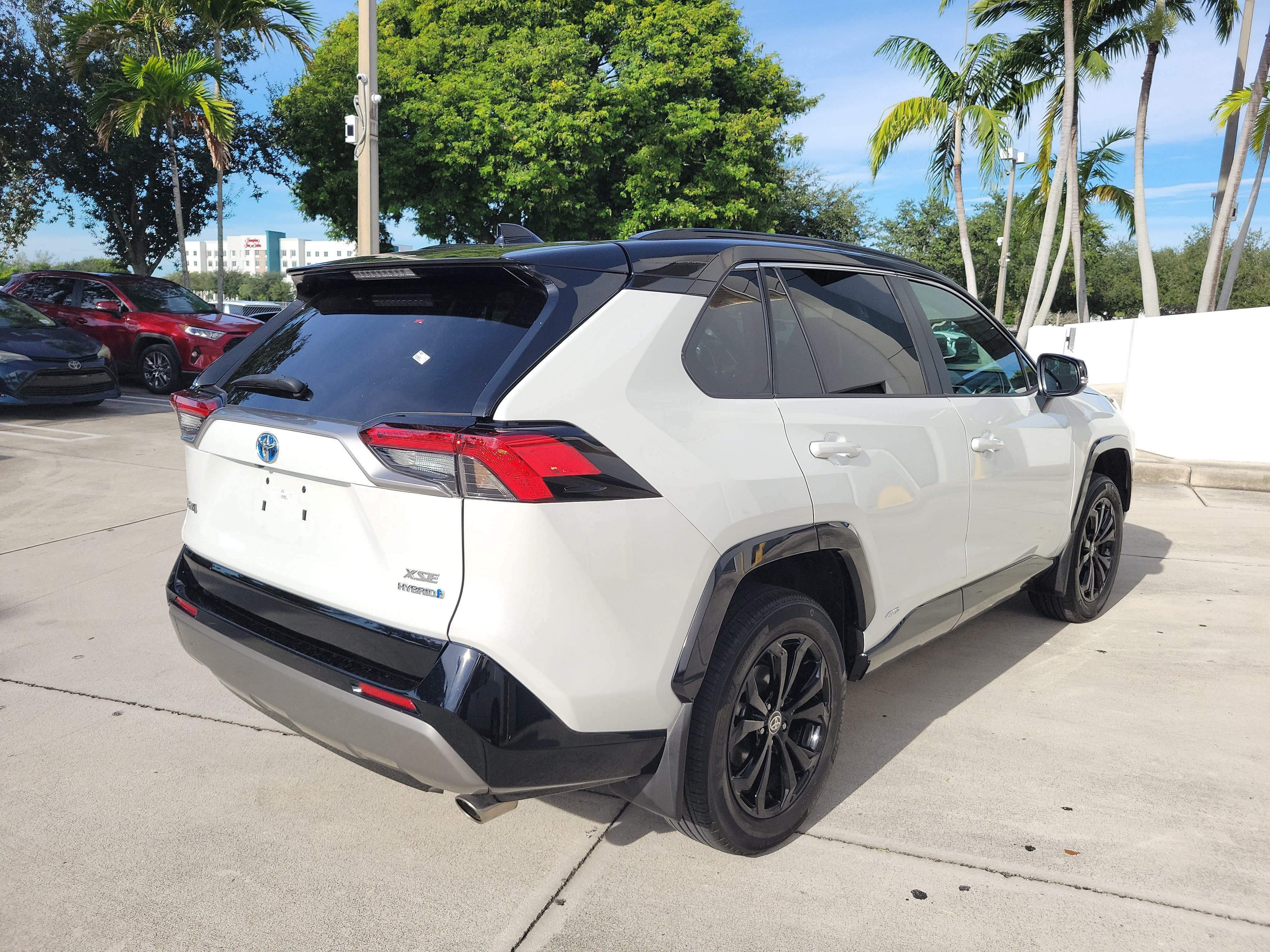 Used 2024 Toyota RAV4 XSE AWD/4WD image 7