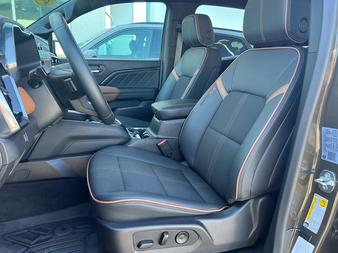 Used 2024 GMC Canyon AT4 image 15