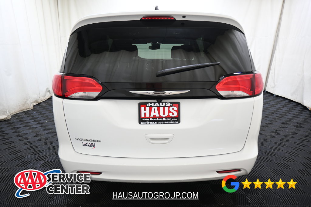 Used 2023 Chrysler Voyager LX FWD image 13