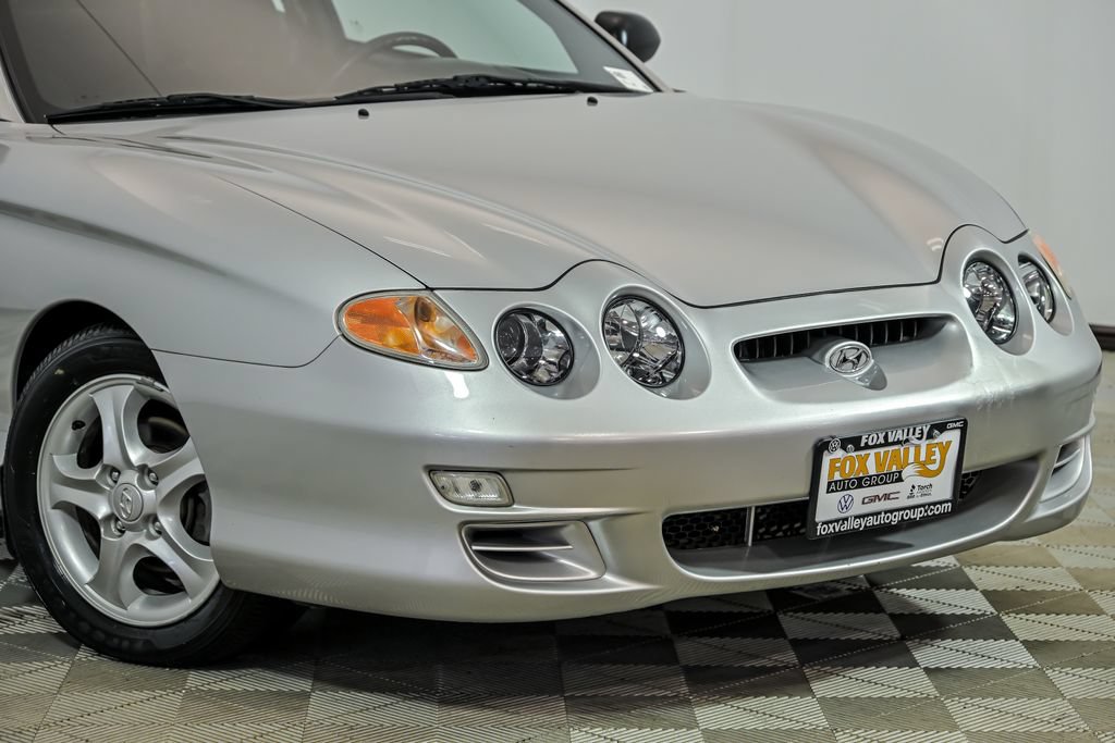 Used 2001 Hyundai Tiburon FWD image 2