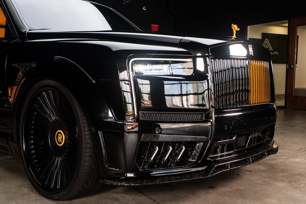 Used 2025 Rolls-Royce Cullinan AWD/4WD image 13