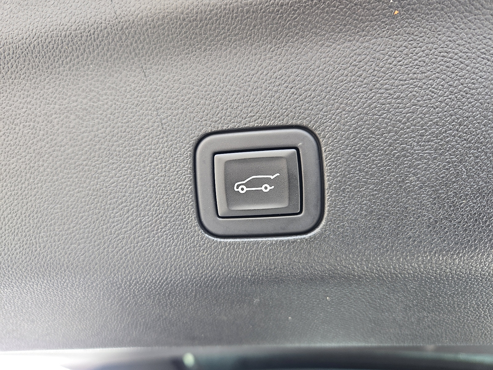 Used 2023 Chevrolet Suburban RST w/ Luxury Package image 29