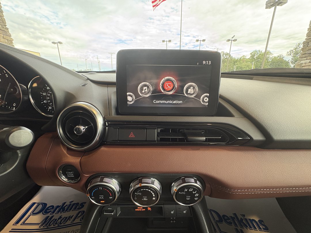 Used 2018 MAZDA MX-5 Miata RF Grand Touring RWD image 16
