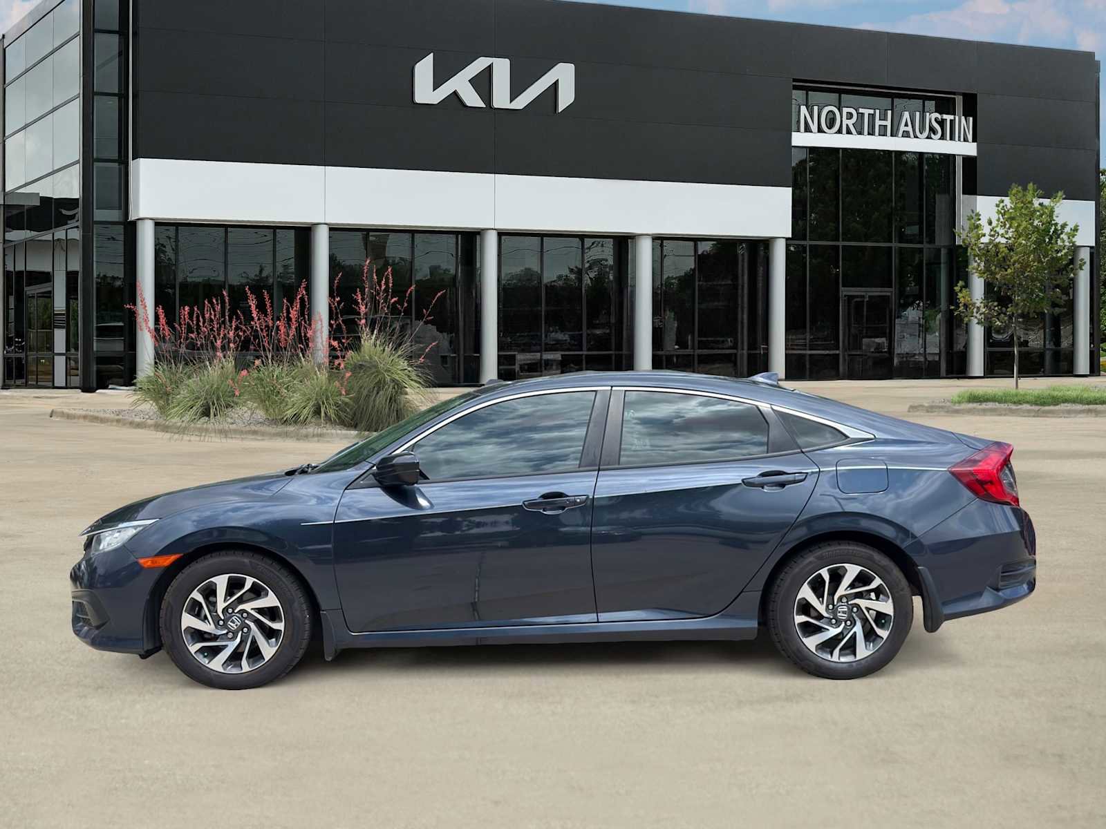 Used 2017 Honda Civic EX image 3