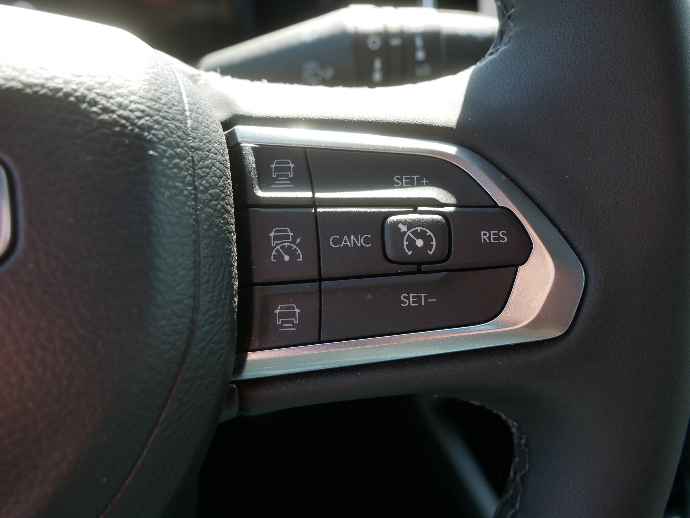 Used 2023 Jeep Compass Limited w/ Elite Group AWD/4WD image 27
