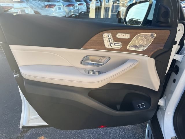 Used 2026 Mercedes-Benz GLS 450 4MATIC image 16