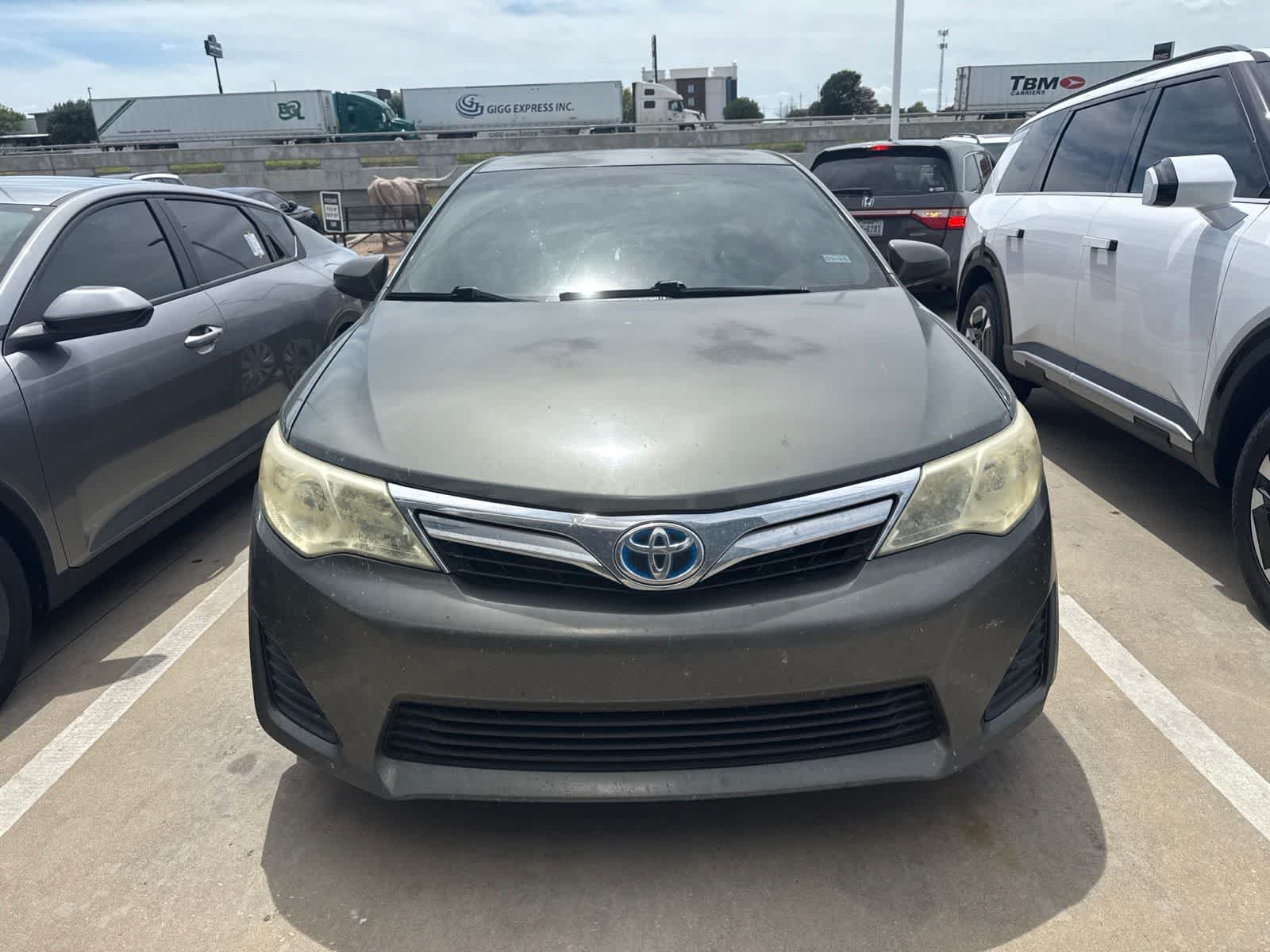Used 2012 Toyota Camry LE FWD image 2