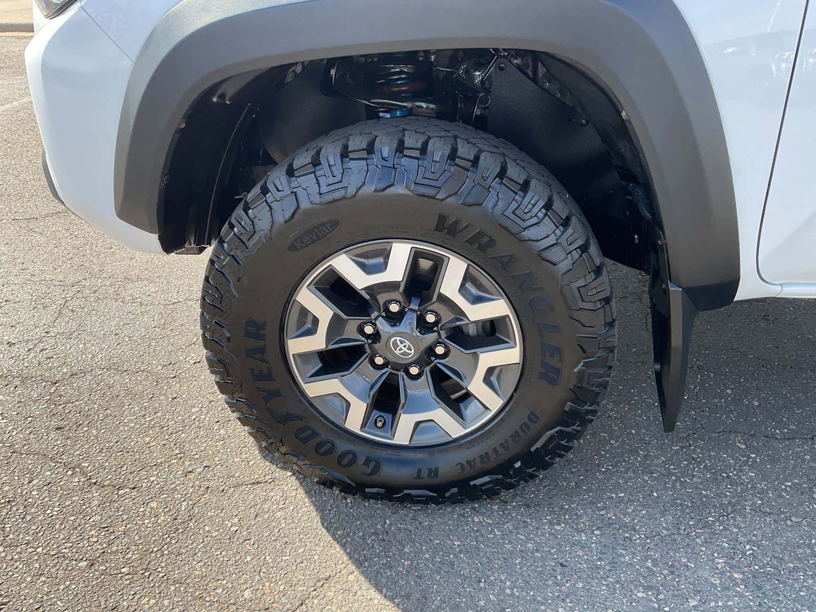 Used 2020 Toyota Tacoma TRD Off-Road w/ TRD Premium Off Road Package image 9