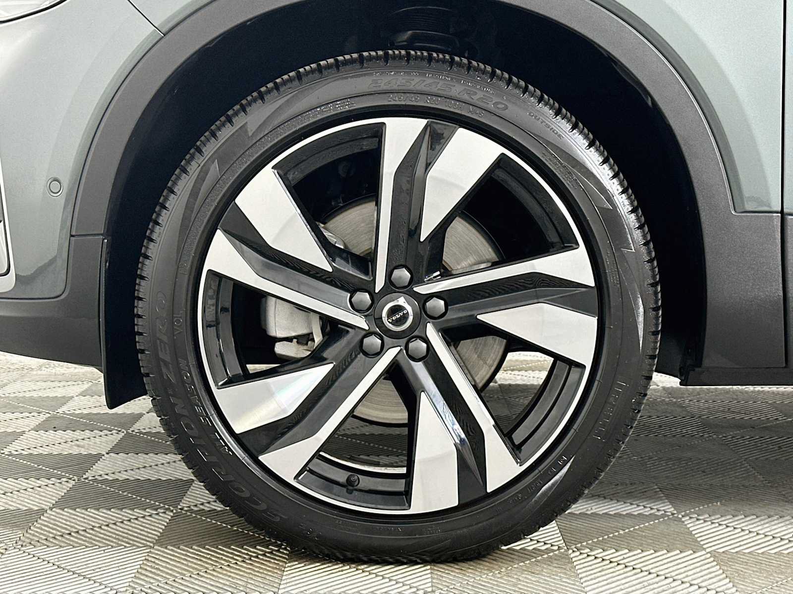 Used 2026 Volvo XC40 B5 Ultra w/ Climate Package AWD/4WD image 30