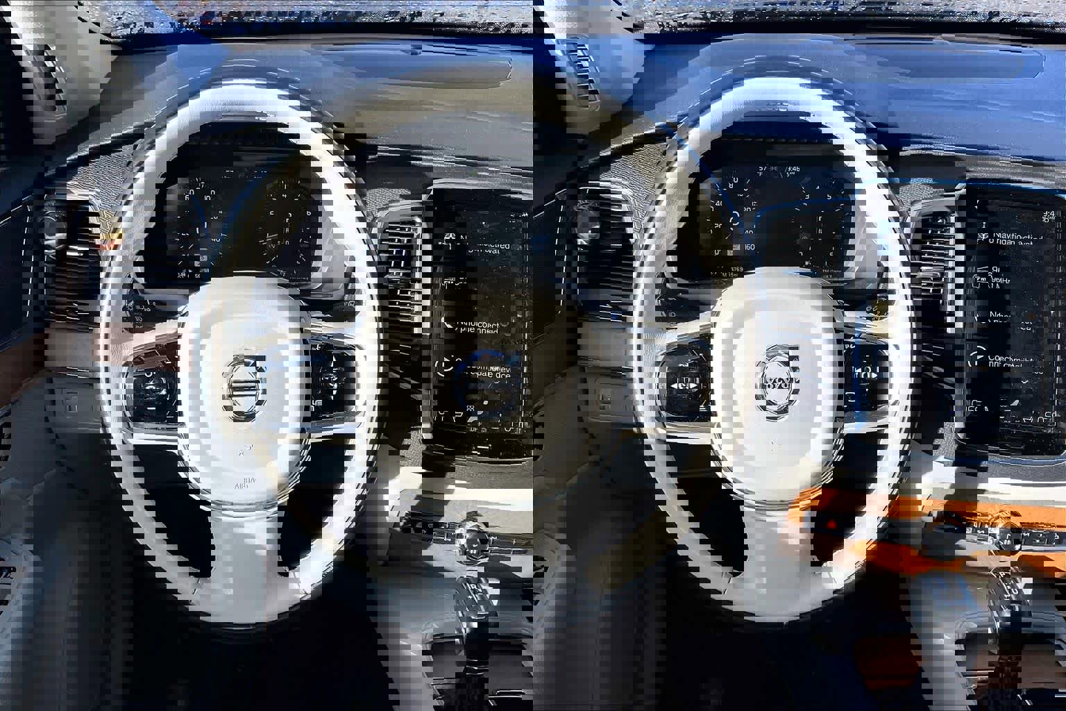 Used 2021 Volvo XC90 T5 Momentum w/ Protection Package Premier image 8