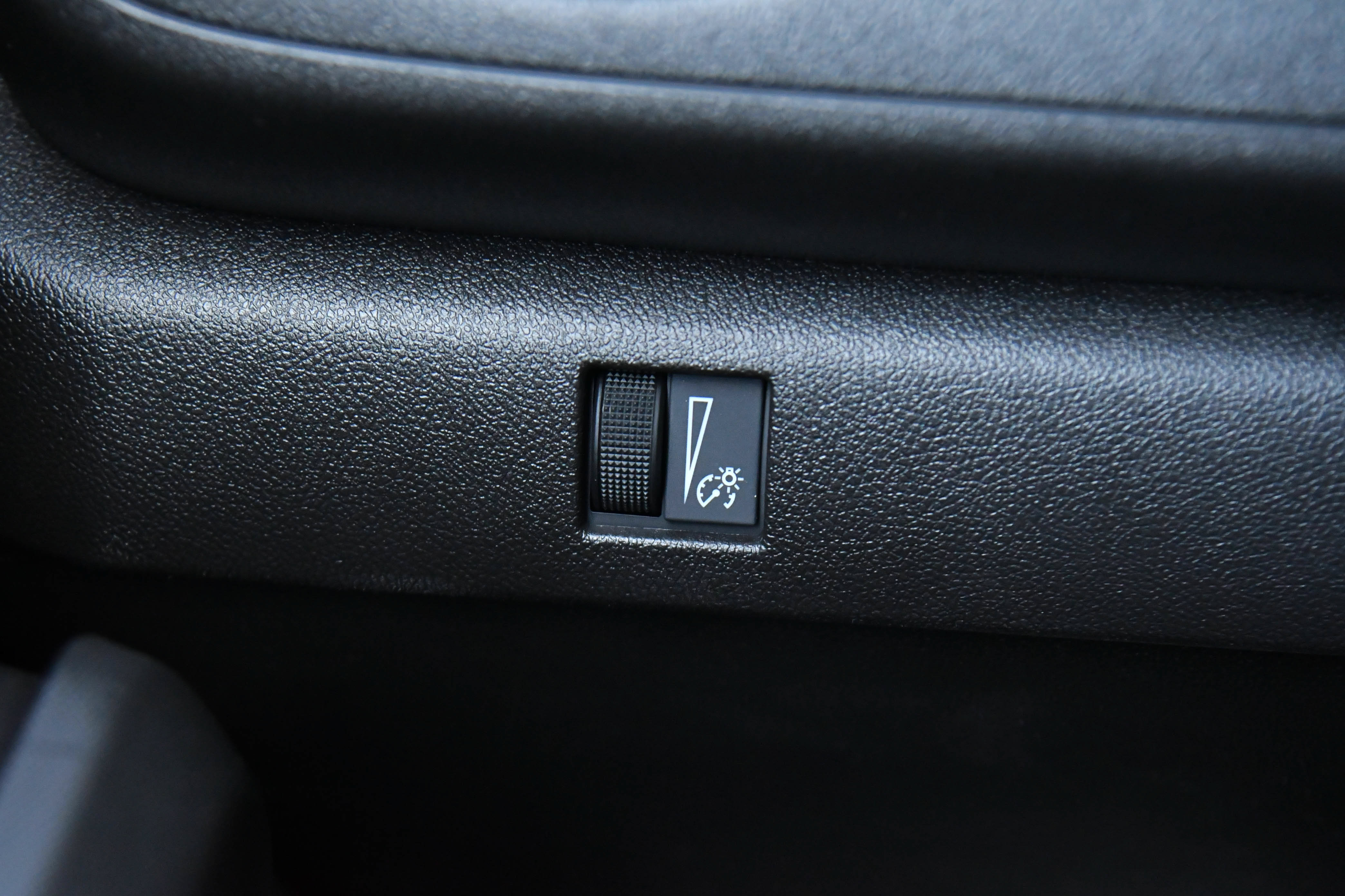 Used 2023 Chevrolet Colorado W/T RWD image 33