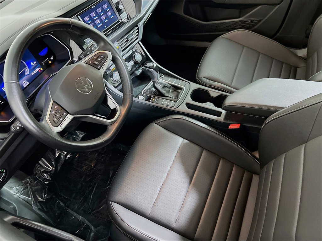 Used 2024 Volkswagen Jetta SE image 21