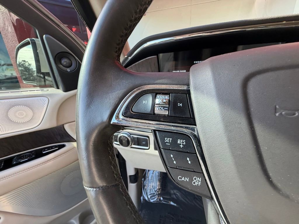 Used 2020 Lincoln Navigator Reserve w/ Equipment Group 208A Reserve AWD/4WD image 17