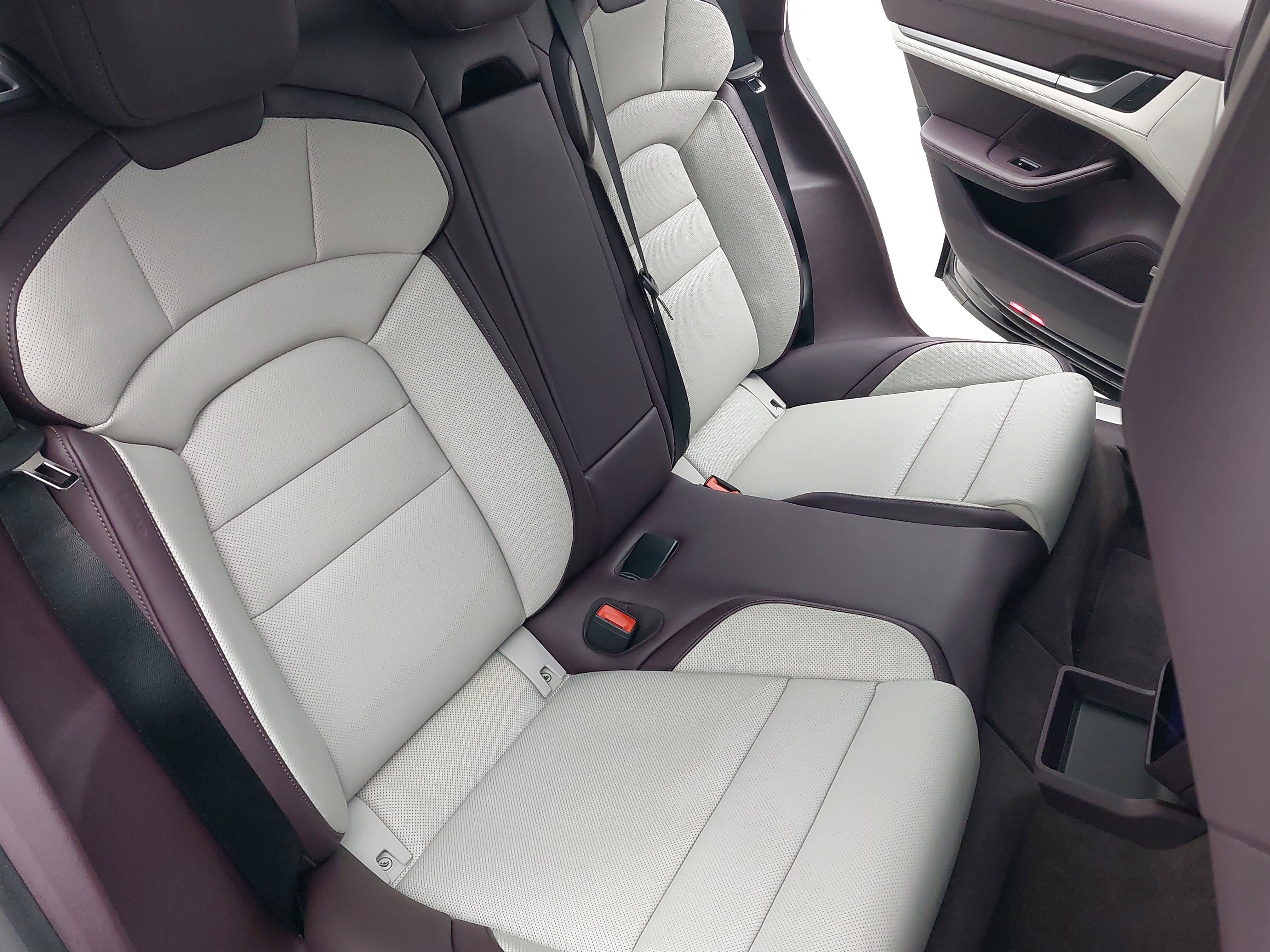 New 2025 Porsche Taycan 4S image 14