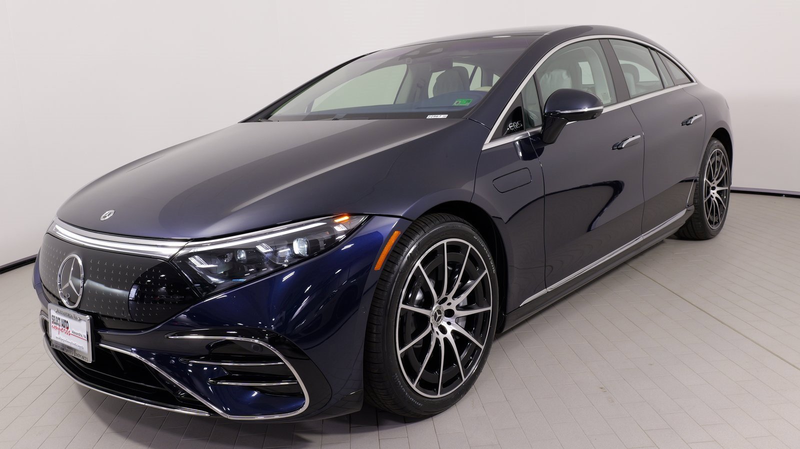 Used 2024 Mercedes-Benz EQS 580 4MATIC Sedan image 5