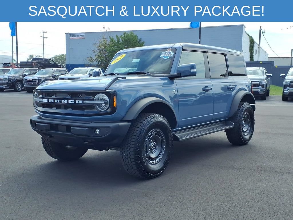 Used 2025 Ford Bronco Outer Banks w/ Sasquatch Package AWD/4WD image 3