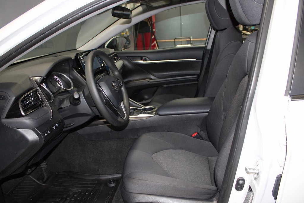 Used 2023 Toyota Camry LE image 12