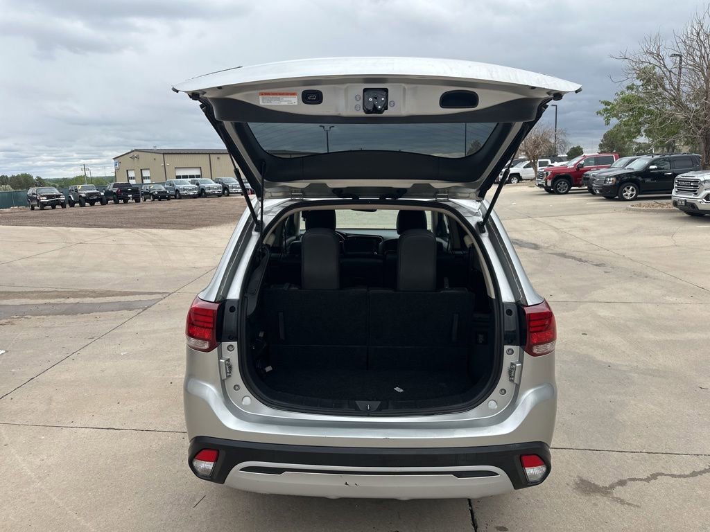 Used 2020 Mitsubishi Outlander AWD image 20