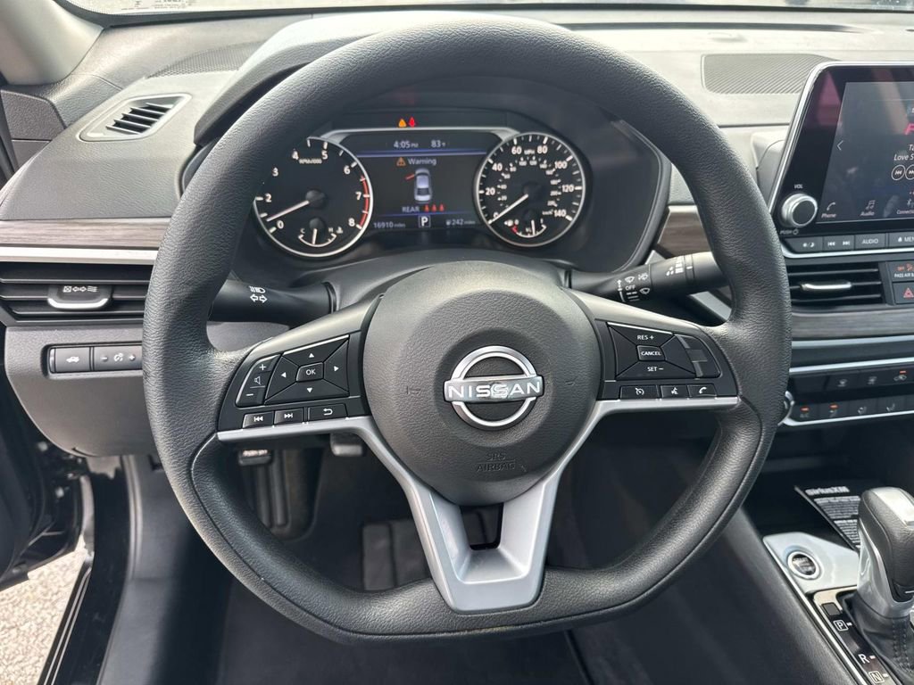 Used 2025 Nissan Altima 2.5 SV FWD image 20