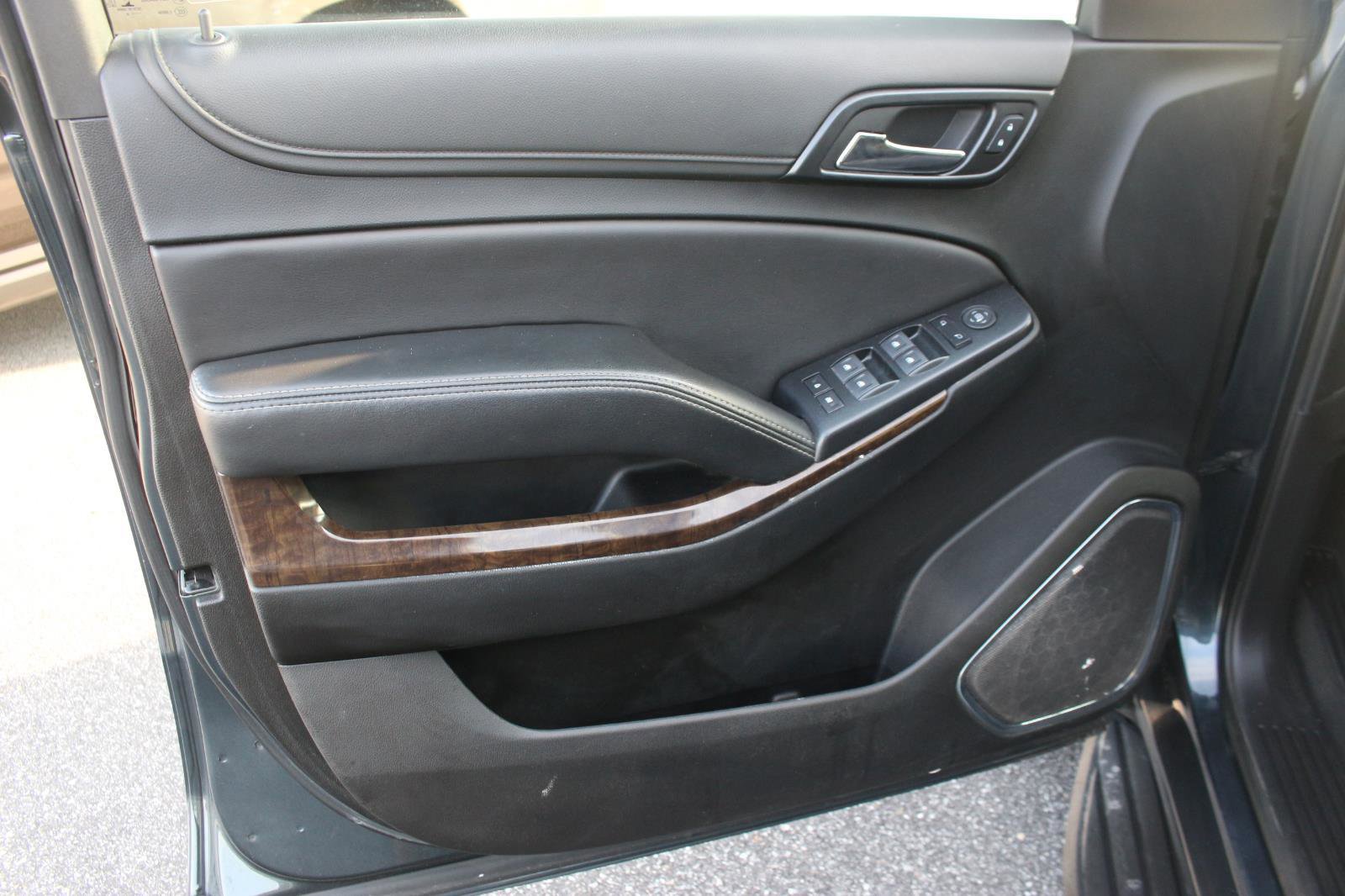 Used 2019 Chevrolet Tahoe LS image 12