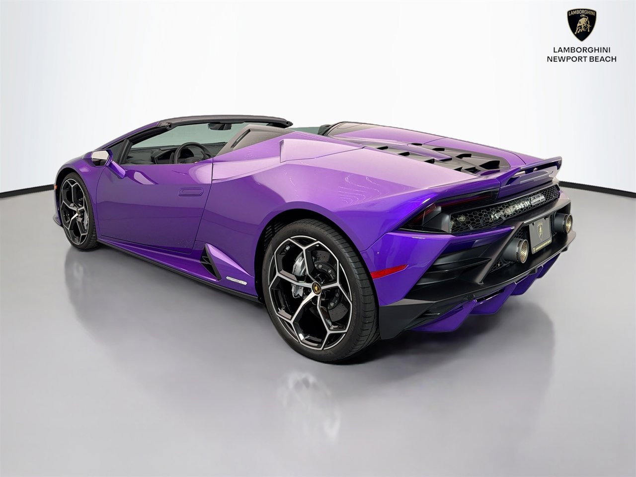 Used 2024 Lamborghini Huracan EVO AWD/4WD image 5