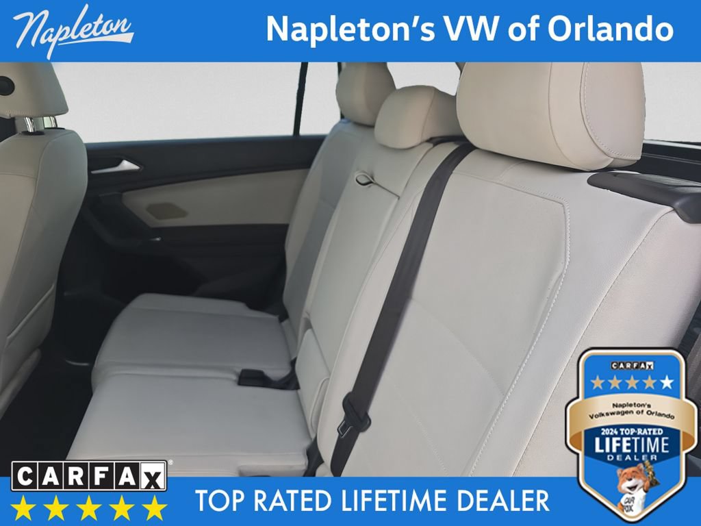 Used 2018 Volkswagen Tiguan SE w/ Panoramic Sunroof Package FWD image 26