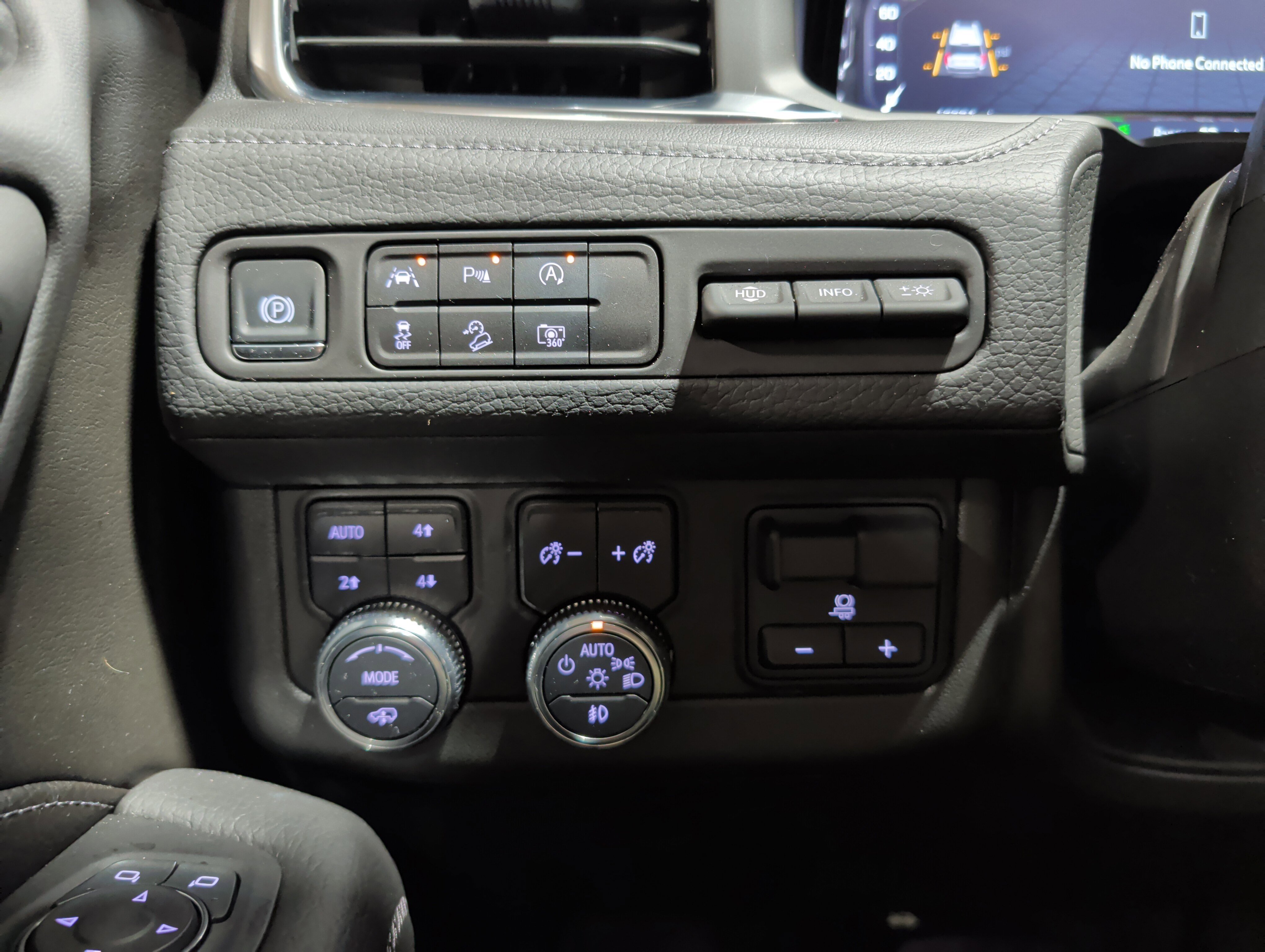 Used 2024 GMC Yukon Denali w/ Max Trailering Package image 13