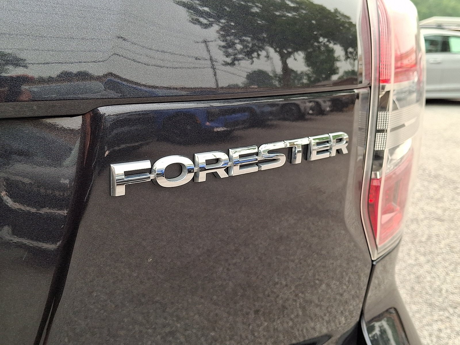 Used 2015 Subaru Forester 2.5i Limited AWD/4WD image 30
