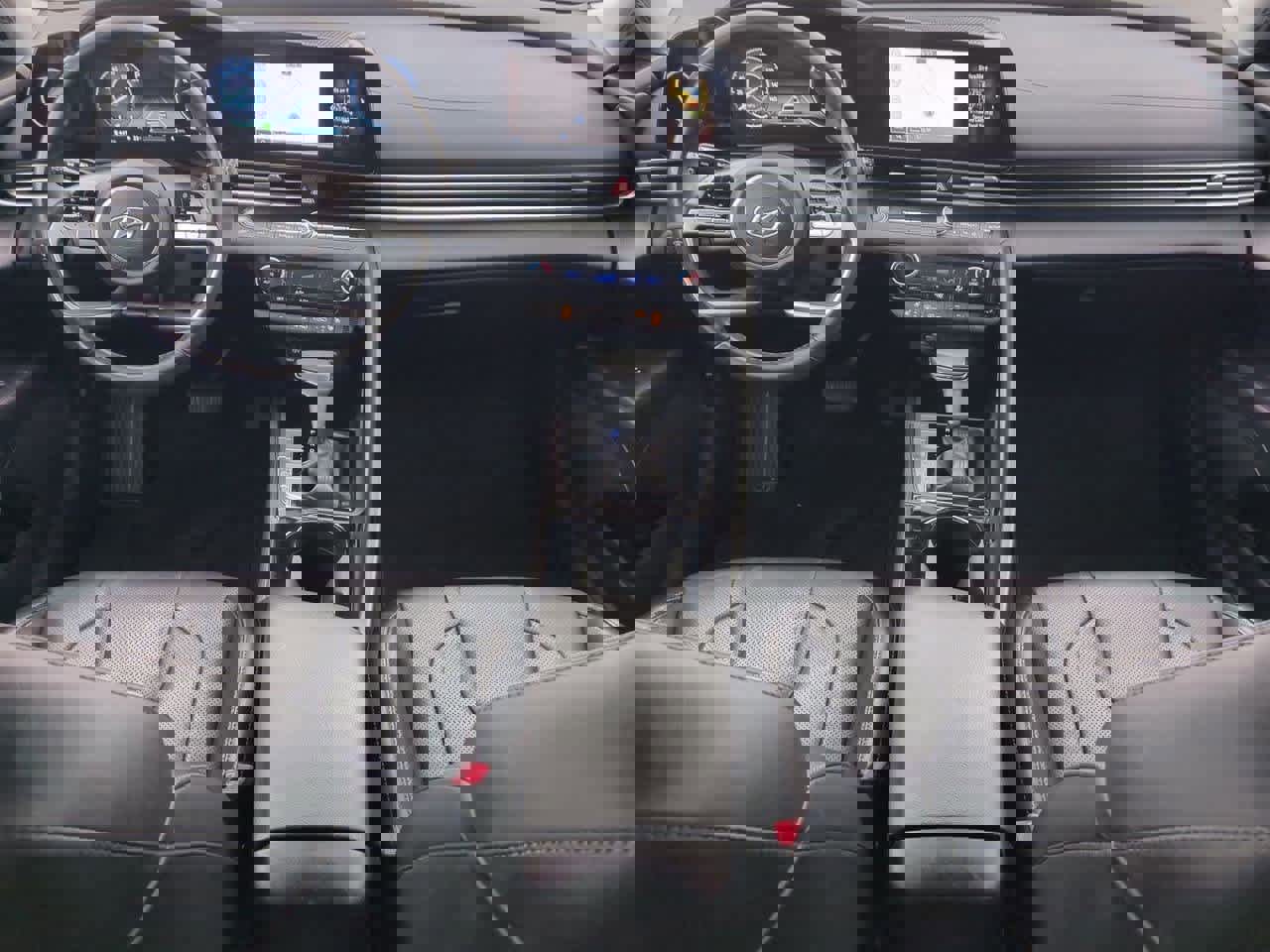 Used 2023 Hyundai Elantra Limited image 14