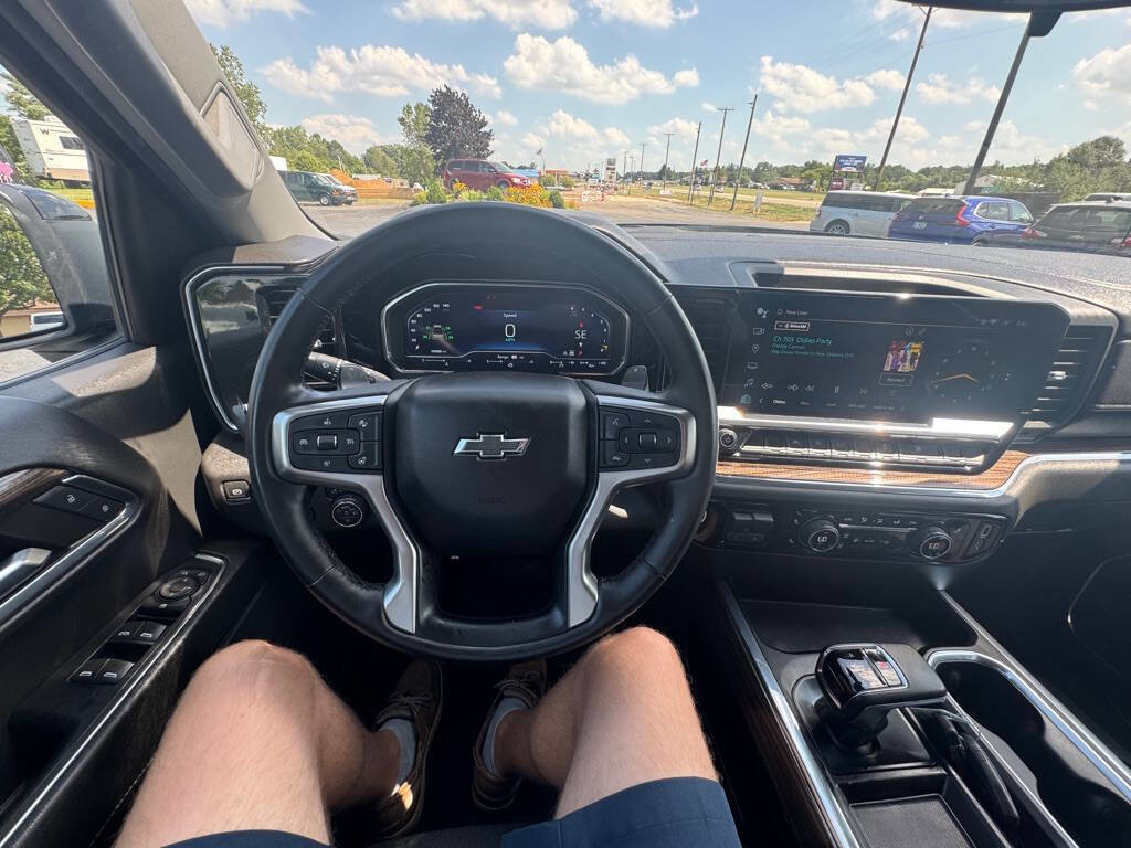 Used 2023 Chevrolet Silverado 1500 RST w/ Redline Edition image 15